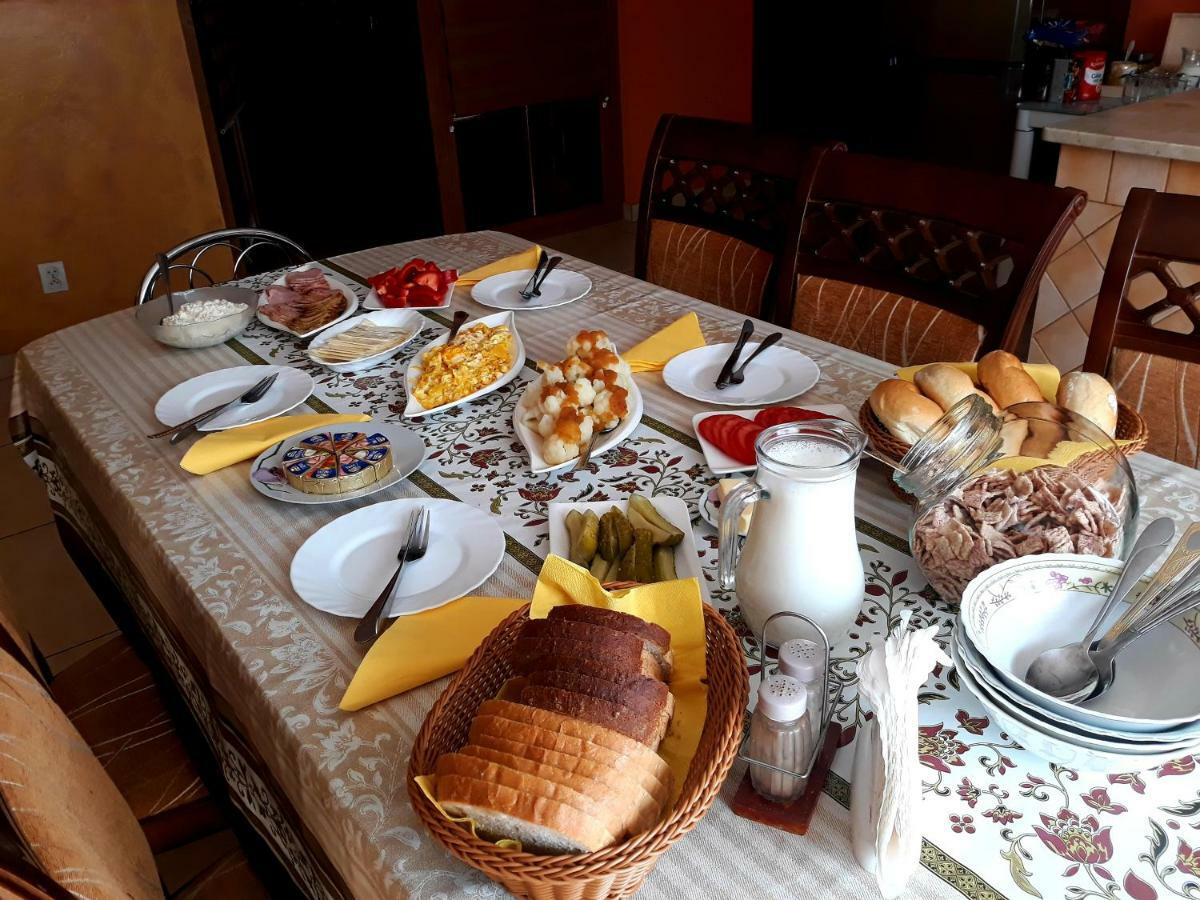 Gospodarstwo Agroturystyczne Pod Lasem Maria Plazio Narol ภายนอก รูปภาพ