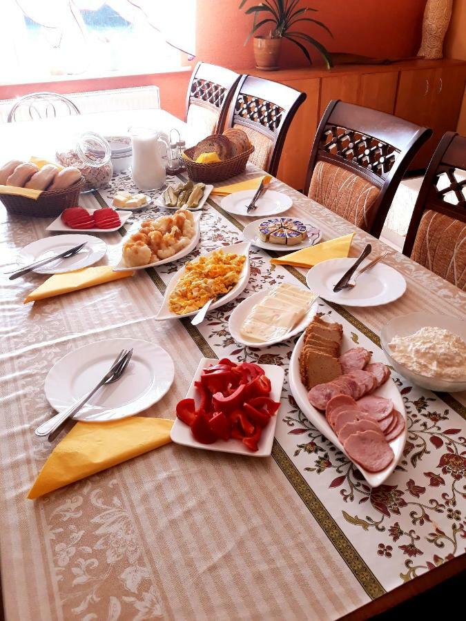 Gospodarstwo Agroturystyczne Pod Lasem Maria Plazio Narol ภายนอก รูปภาพ